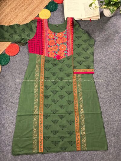 নতুন কালেকশনের ট্রেন্ডি ডিজাইনের স্টাইলিশ কুর্তি-(১ পিস)